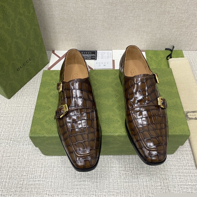 G*u*i leather shoes